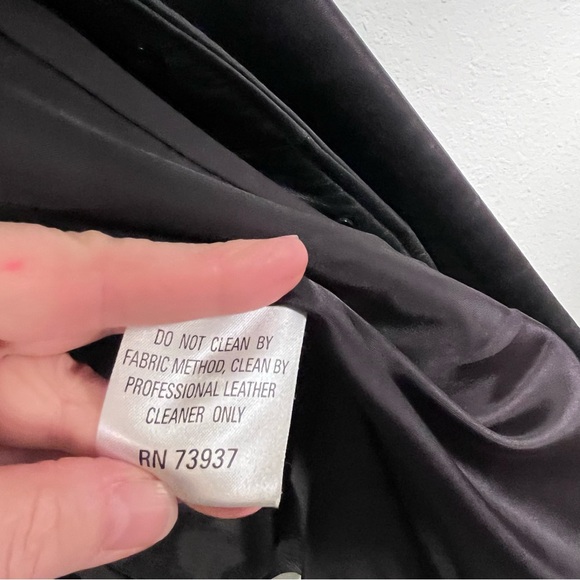 Women's anonymous Black Leather Jacket size Medium with buttons - Picture 13 of 14